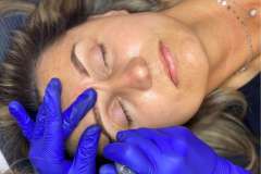 Belle-spa-clinic_makijaz-permanentny-brwi-w-pracy